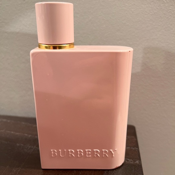 Burberry Her Elixir Eau de Parfum Intense
3.3 oz/ 100 mL - Picture 1 of 4